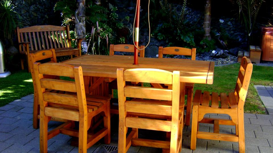 Weekend Craft: Macrocarpa wooden outdoor furniture NZ